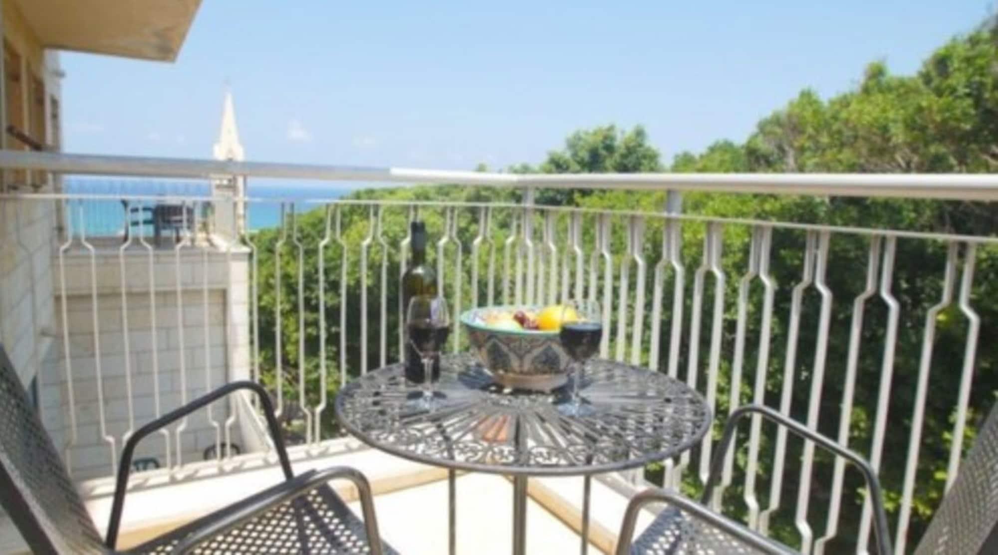 Andromeda Hill Apartments And Spa Tel Aviv Esterno foto