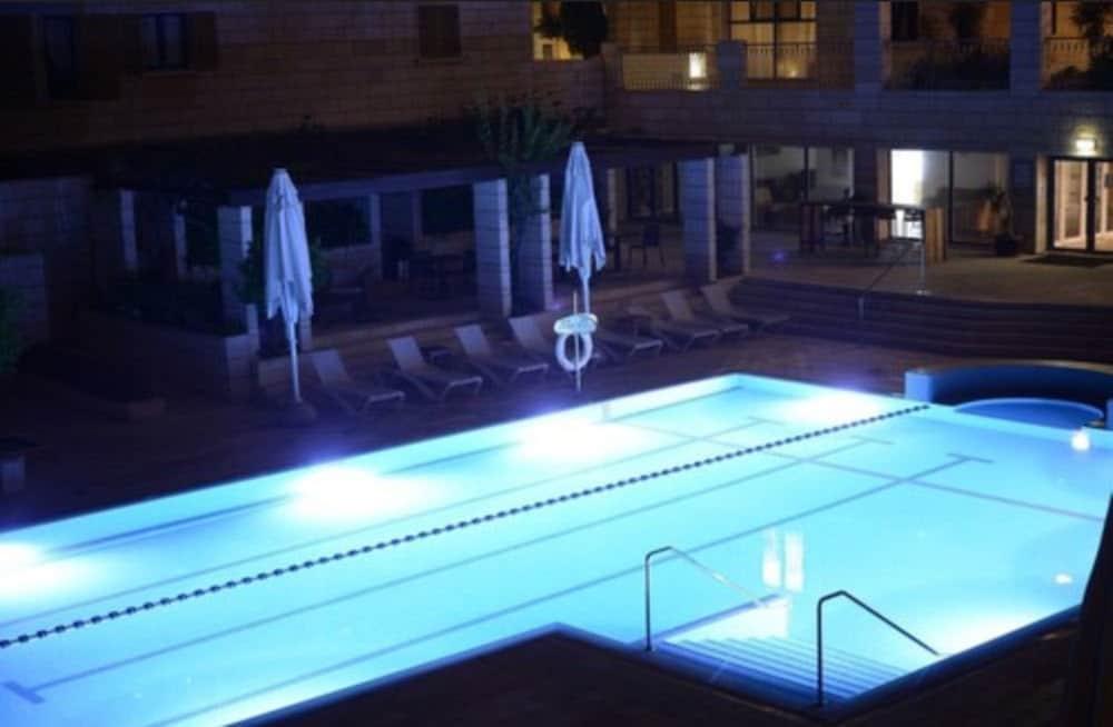 Andromeda Hill Apartments And Spa Tel Aviv Esterno foto